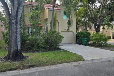 580 NW 87 Way 1