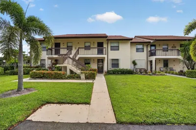 4626 E Lucerne Lakes Blvd E #202 1