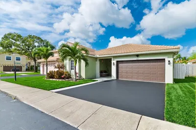 1015 NW 124th Ter 1