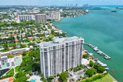 4000 Towerside Ter #908 1