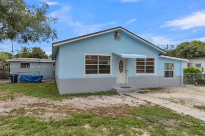 1006 NW 112th Ter 1