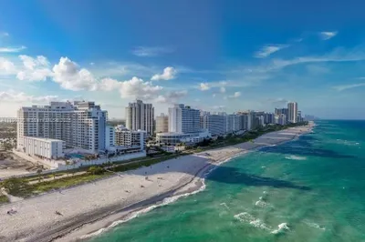 5401 Collins Ave #428