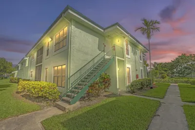 8771 NW 39th Street 1