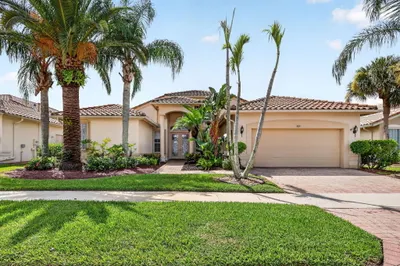 303 NW Bayside Court 1