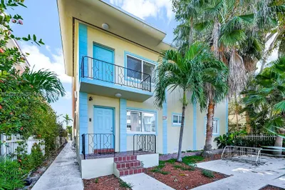 1135 Euclid Ave #202 1