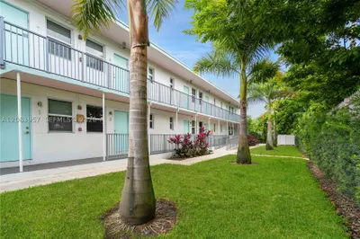 1950 NW 2nd Ct #6 1