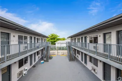 734 NW 80th St 1