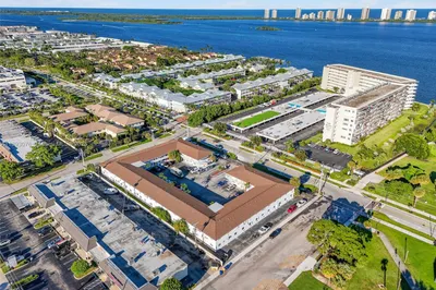 810 Lake Shore Dr #40 1