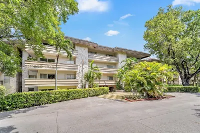 1205 Mariposa Ave #307 1