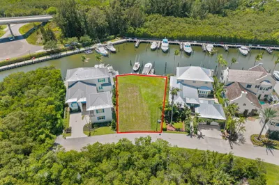 2915 E Marsh Island Drive 1