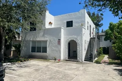 520 N E Street 1