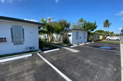 637 NW 15 Ter 1