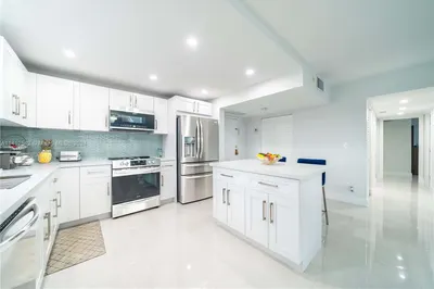 3800 S OCEAN DR #621 1