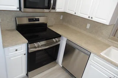 MICROWAVE BUILT IN. SMOOTHTOP RANGE