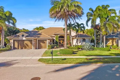 10710 Versailles Boulevard 1