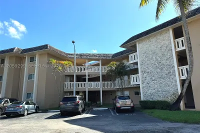 7400 Miami Lakes Dr #D206 1