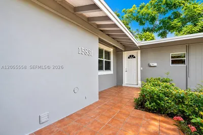 15831 Palmetto Club Dr 1