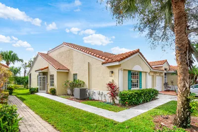 6170 Lake Hibiscus Drive 1