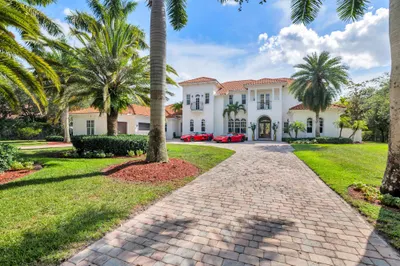 2685 Greenbriar Boulevard 1