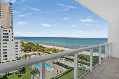 5001 Collins Ave #9H 1