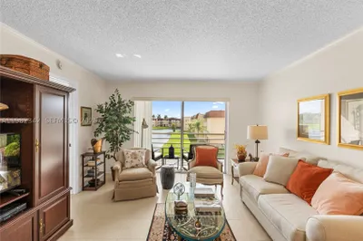 8950 Sunrise Lakes Blvd #309 1