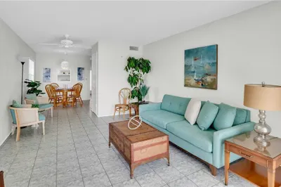 17 Vista Palm Lane #201 1