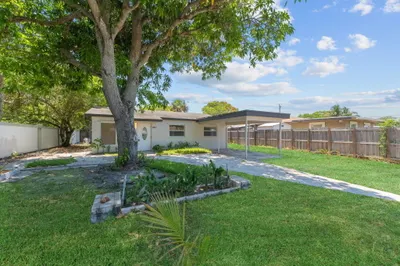 441 NW 1st Way 1