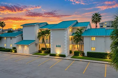 2400 S Ocean Drive #631 1