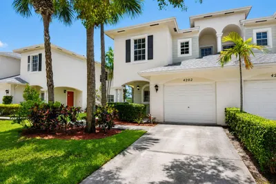 4202 Emerald Vista 1