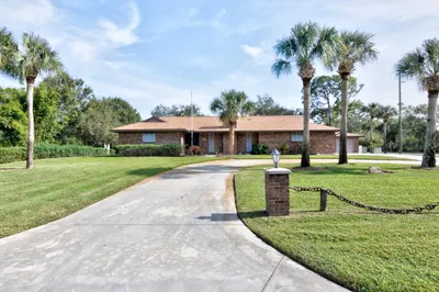 466 28th Court Sw 1