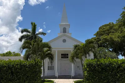 200 SE 7th Avenue 1