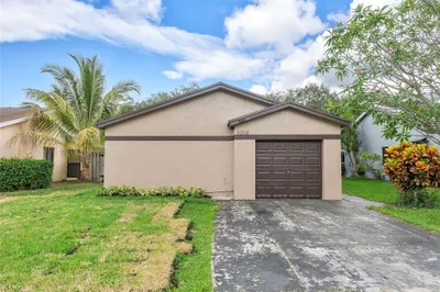 5308 NW 92nd Ave 1