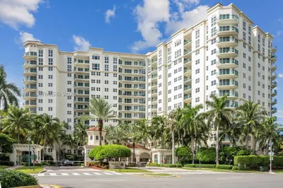 20000 E Country Club Dr #302 1