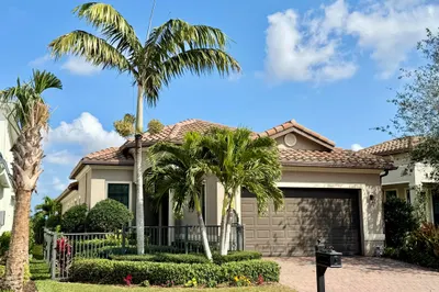 320 SE Fascino Circle 1