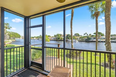18 Royal Palm Way Way #109 1