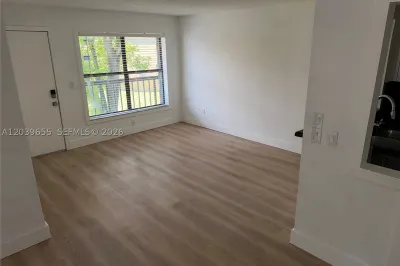 2735 W 66th St #21-23 1