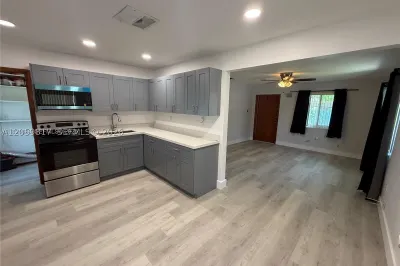 221 NE 1st Ter #2 1