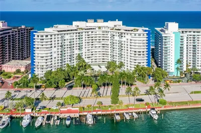 5161 Collins Ave #1610 1