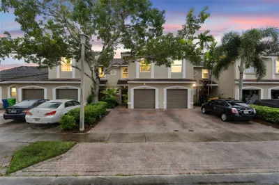 9016 NW 55th St 1