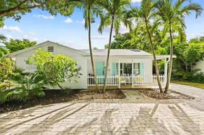 716 NE 11th Ave 1