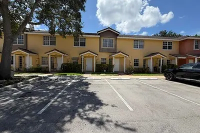 4365 NW 69TH Terrace #4365 1