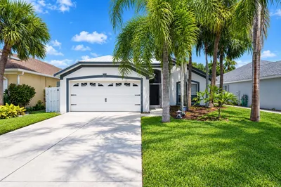 713 NW Waterlily Place 1