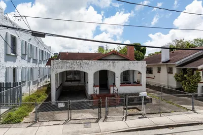 311 SW 10th Ave 1