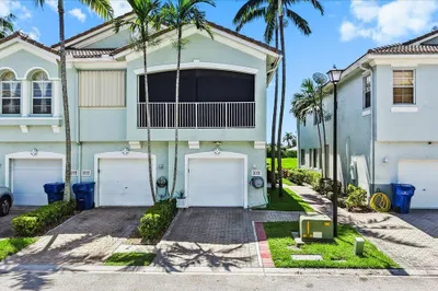 3175 Laurel Ridge Circle 1