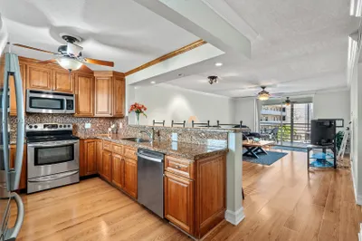 325 SE 11th Ter #308 1