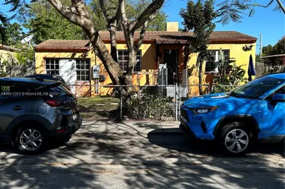 735 NW 55th St 1