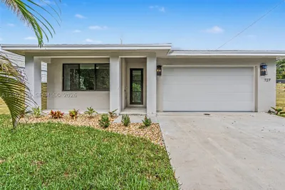 727 NW 43rd Ct 1