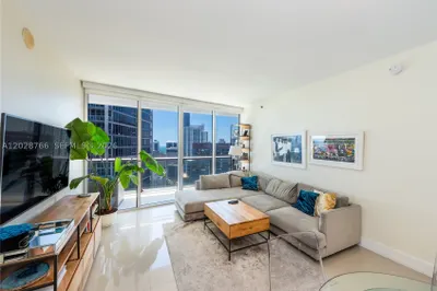 475 Brickell Ave #4213 1