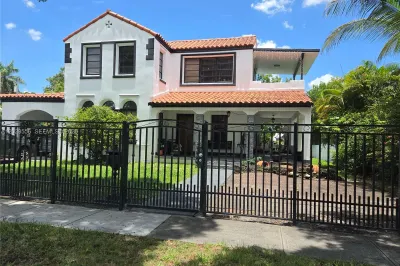 1837 SW 11th Ter 1