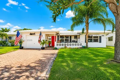 220 S Golf Blvd 1